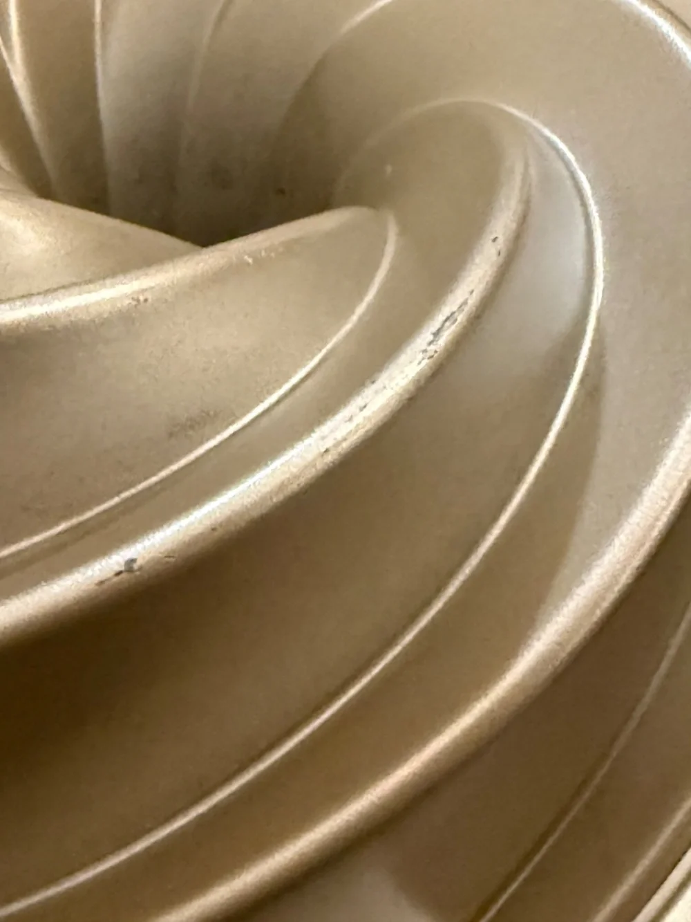 Nordic Ware Heritage Bundt Pan Cast Aluminum Nonstick Fluted Cake Pan 10 C Bake